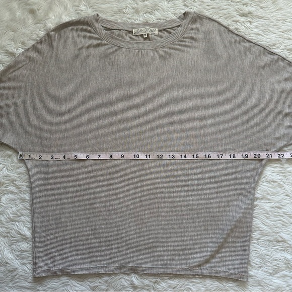 Joah Brown Top Vital Long Sleeve Ribbed Neutral Sz One Size - Picture 10 of 13